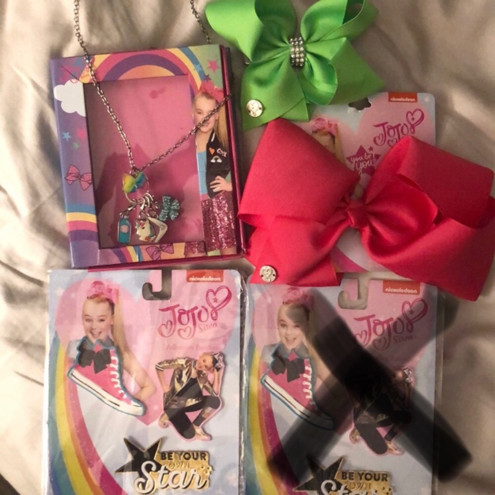 JoJo Siwa bundle rare charm necklace, bows patches 4 pieces total